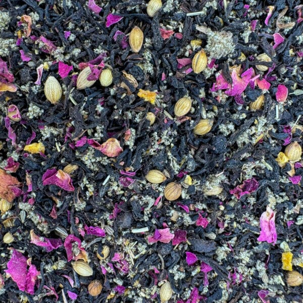 infusion épicée, thé bio aromatique, mélange pour infusion, potion fruitée, thé équilibré, infusion riche en saveurs, mélange de thé aux épices, préparation pour thé bio, infusion harmonieuse, thé aux herbes, mélange audacieux pour thé.