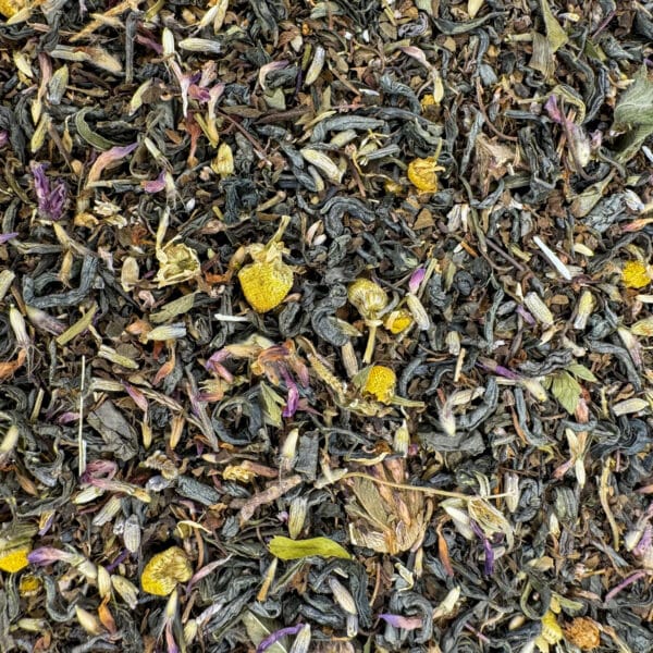 Fraîcheur florale bio infusion florale et apaisante, thé vert bio relaxant, mélange de fleurs et de thé vert, potion douce et sereine, infusion de camomille et lavande, thé bio pour la détente, préparation pour thé floral, mélange relaxant bio, infusion aux fleurs de trèfle rouge, boisson rafraîchissante et apaisante.