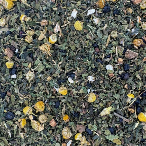 infusion apaisante bio, tisane pour allergies, mélange de plantes anti-inflammatoires, potion soulageante, thé bio pour le confort, infusion de camomille et menthe, préparation pour soulagement des allergies, boisson réconfortante et apaisante.