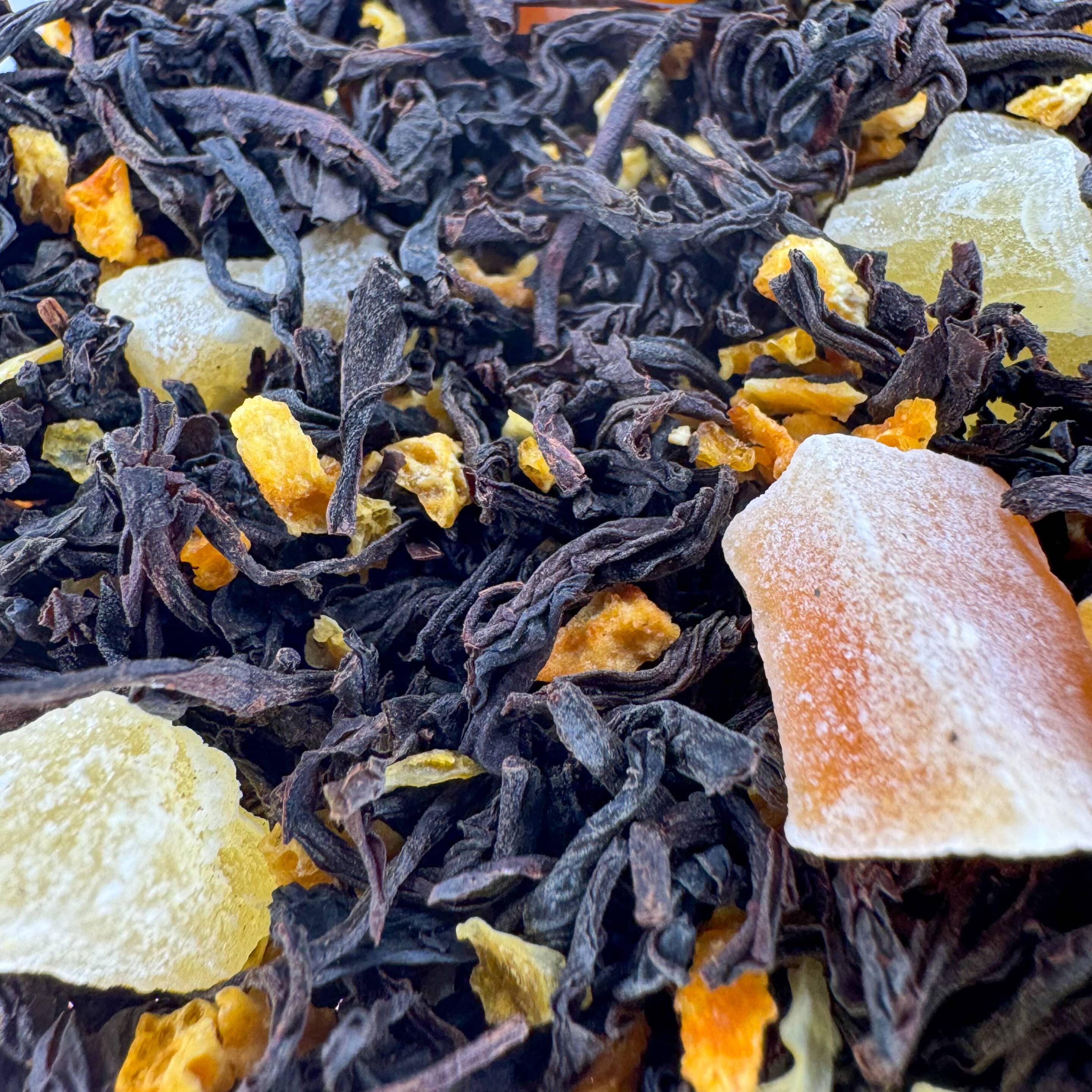 Infusion glacée tropicale, thé glacé exotique, mélange pour thé froid, thé rafraîchissant aux fruits tropicaux, thé froid ananas papaye orange, infusion estivale exotique, thé glacé bio, mélange de fruits pour thé froid, thé noir Ceylan tropical, infusion d'été exotique, Coffret d'été, Sélection de thés glacés, Box thé glacé, Coffret thés fruités, Collection de thés froids, Ensemble pour thé glacé, Kit de thés d'été, Coffret rafraîchissant, Sélection estivale de thés, Box thé isotherme