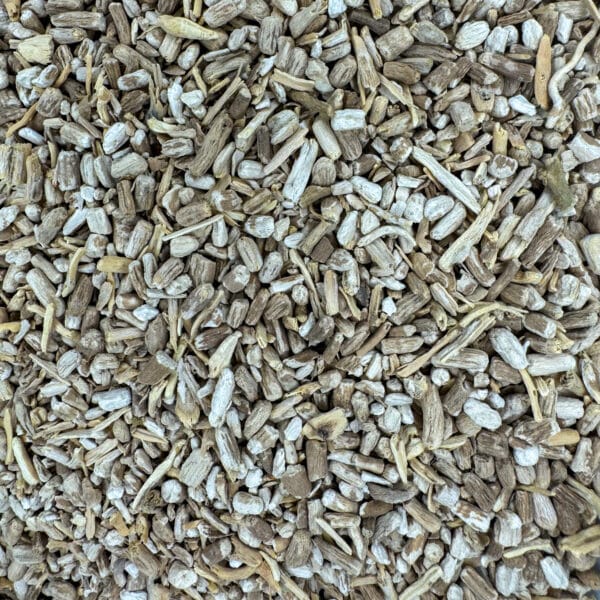 Withania somnifera, ginseng indien, racine de Withania, racine de somnifère, racine de poison du cheval, ashwagandha bio, racine d'ashwagandha en poudre, racine d'ashwagandha coupée, herbe ayurvédique, racine tonique ayurvédique.