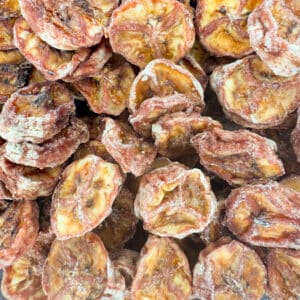 banane séchée bio, chips de banane naturelle, fruit séché bio, banane sans sucre ajouté, banane tendre, encas sain, snack naturel, banane artisanale, fruits déshydratés bio, banane Tisalia