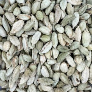 cardamome entière, gousses de cardamome, cardamome verte, graines de cardamome, cardamome séchée, cardamome naturelle, cardamome aromatique, gousses de cardamome sélectionnées, cardamome épice, cardamome herboristerie, cardamome parfumée, cardamome en vrac, cardamome culinaire, cardamome plante médicinale