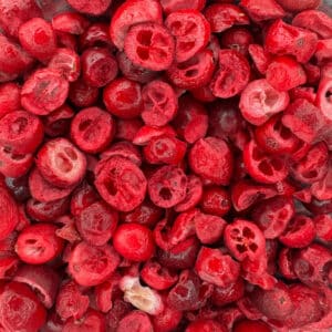 canneberges lyophilisées, cranberries lyophilisées, cranberries séchées sans sucre, canneberges déshydratées, baies rouges lyophilisées, baies de canneberge, cranberry déshydraté, morceaux de canneberge, baies de canneberge naturelles, canneberges à cœur fruité, baies acidulées séchées, pépites de canneberge, éclats de cranberries, baies rouges intensément fruitées, canneberges préservées par le froid, cranberries à l’arôme naturel, canneberges lyophilisées à froid, baies de canneberge 100 % naturelles, canneberges préservées par séchage doux, cranberries stabilisées par lyophilisation, baies rouges sélectionnées et séchées