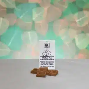 Charbon de bois naturel : charbon végétal, charbon écologique, charbon bio, charbon organique, charbon artisanal, charbon naturel à base d’herbes et de bois, charbon écologique à base de plantes, charbon de bois sans additifs, charbon de bois pur, charbon de combustion naturelle.