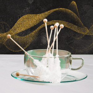 sucre candi, bâtonnets de sucre cristallisé, sucre cristal, sucre décoratif, cristaux de sucre, sucre en bâtonnet, bâtonnets sucrés, sucre en cristaux, sucre pour thé, sucre pour infusion, bâton de sucre, sucre raffiné, sucre blanc, bâtonnets de sucre élégants, cristaux de sucre pour boissons