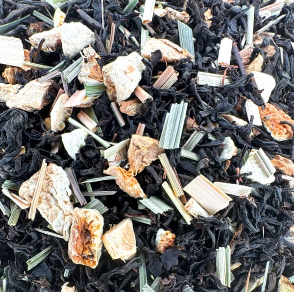thé au gingembre, thé citronné, thé noir Assam, thé énergisant, thé bio aux agrumes, infusion au gingembre, thé revitalisant, thé tonique, thé fraîcheur, thé bio, thé pour la digestion, thé énergisant bio, thé bien-être, thé vivifiant, thé rafraîchissant.
