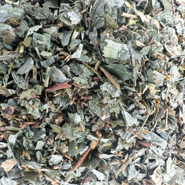 alchémille, Alchemilla vulgaris, herbe à dames, herbes médicinales, plantes médicinales, infusion d'alchémille, tisane d'alchémille, astringent naturel, plantes à infusion, tisanes féminines, herbes à propriétés tonifiantes, alchémille des jardins, alchémille commune, alchémille sauvage, alchémille officinale, fleurs d'alchémille.